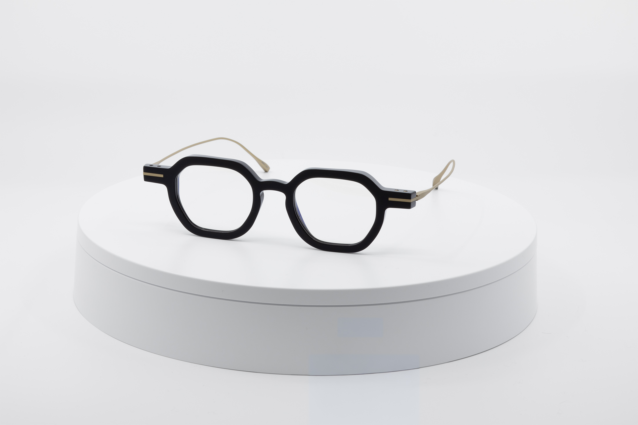 Jun·42 — Black Gold Opaque angled